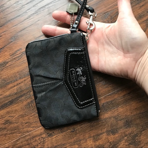 Coach wristlet - Picture 4 of 4